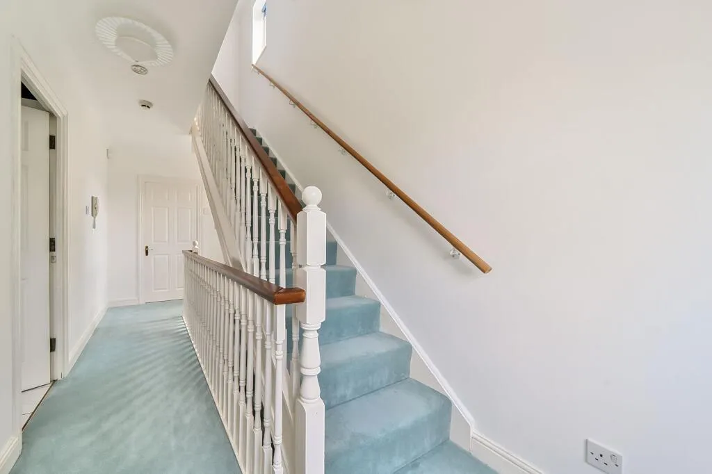 Grenville Place, Mill Hill, NW7, London, photo 16
