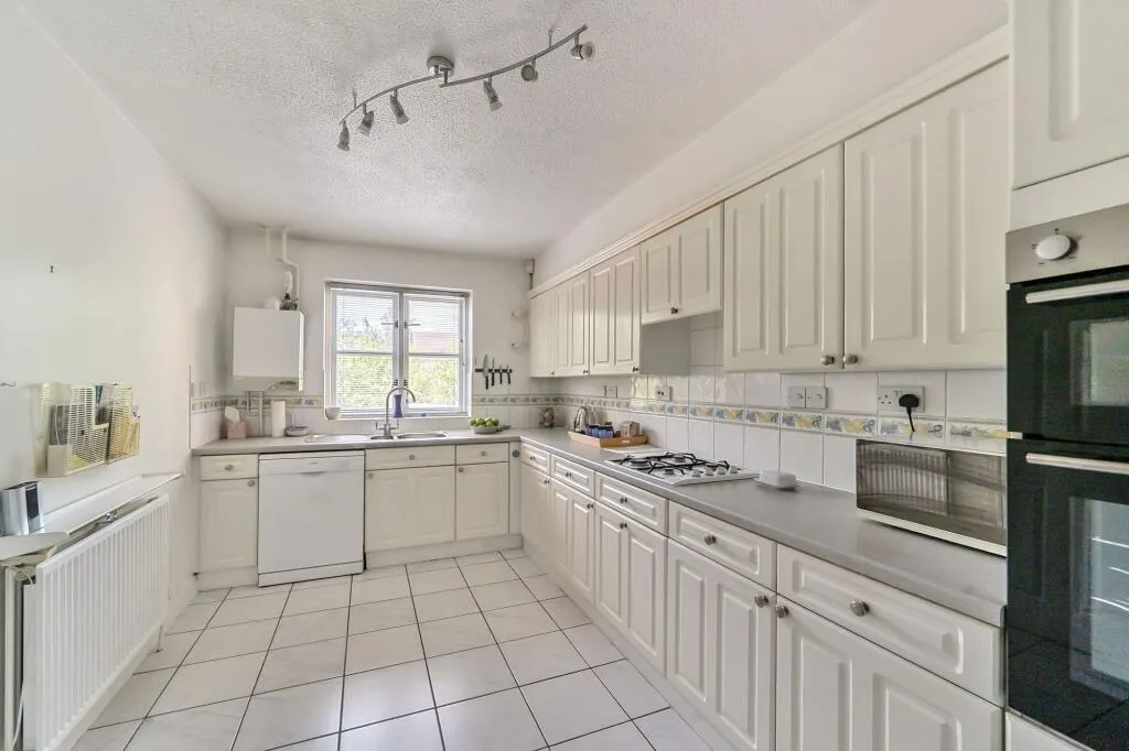 Grenville Place, Mill Hill, NW7, London, photo 4