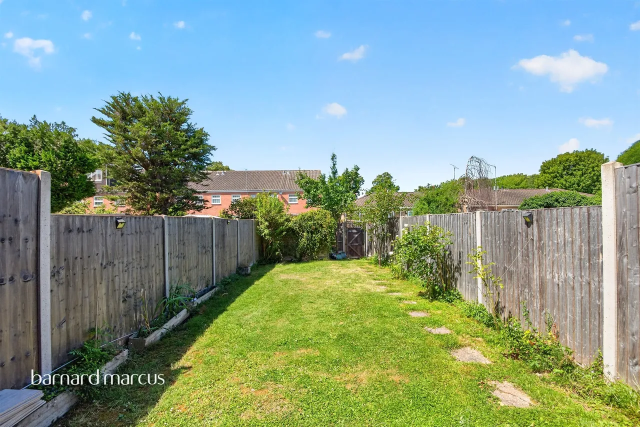 Holden Road, London, N12, photo 3