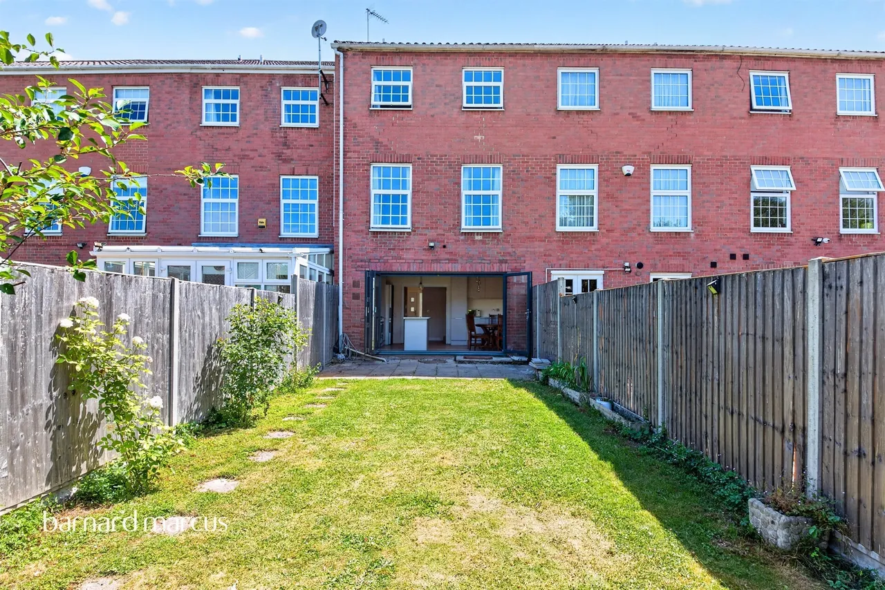 Holden Road, London, N12, photo 11