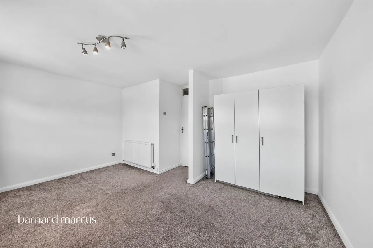 Holden Road, London, N12, photo 10