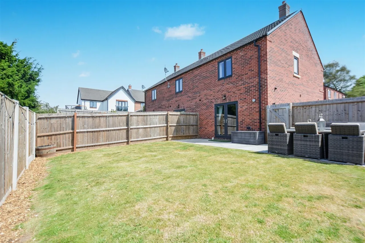 Little Hallam Hill, Ilkeston, DE7, photo 4