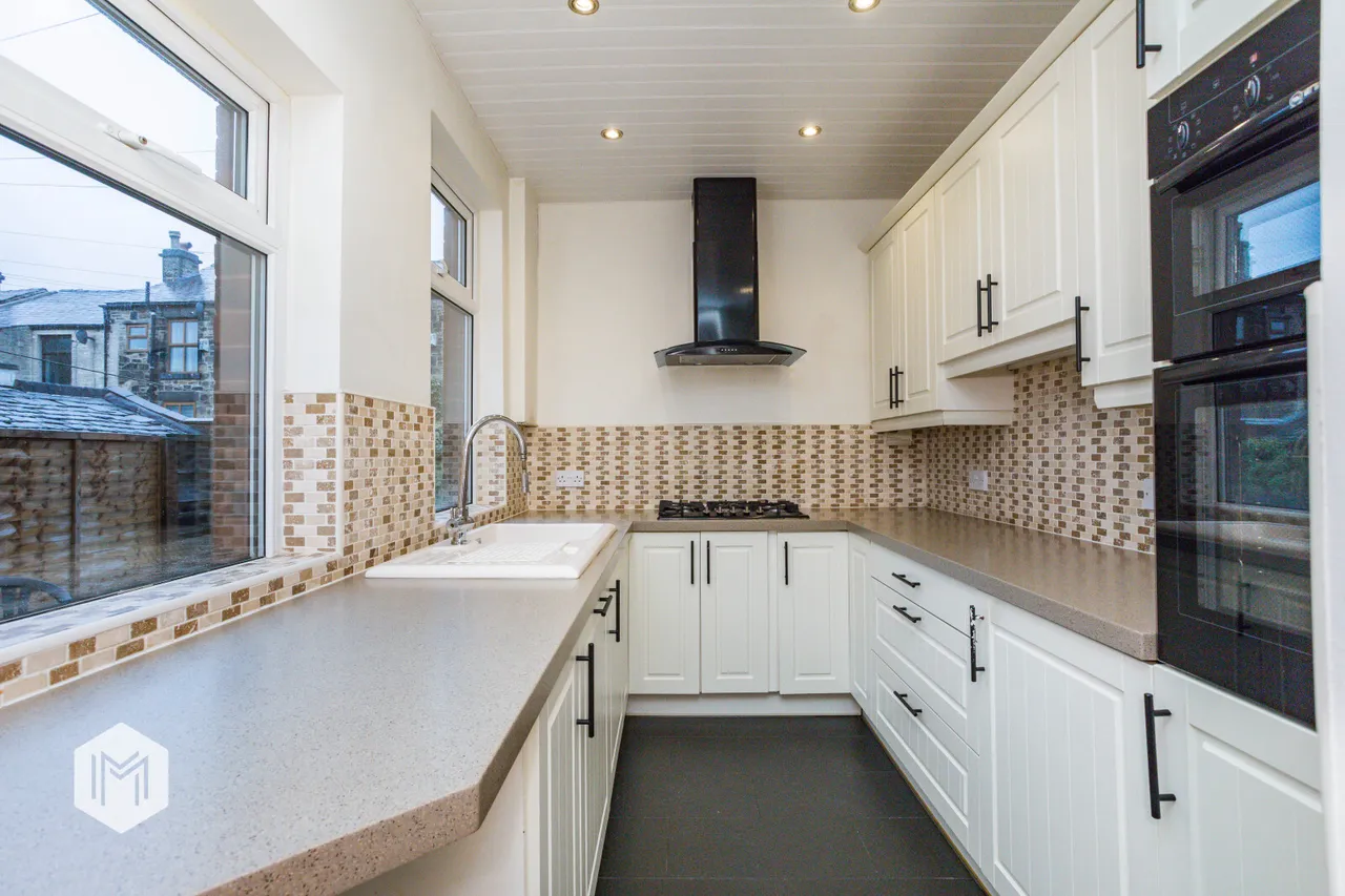 Dene Bank, Bolton, BL2 3EA, photo 2