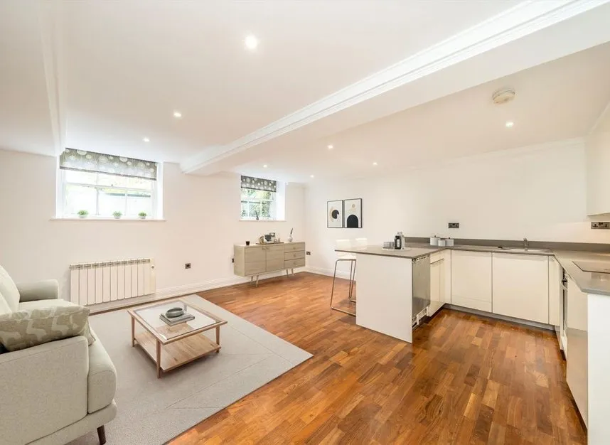 Clapham Common North Side, Clapham Common Northside, SW4, photo 3