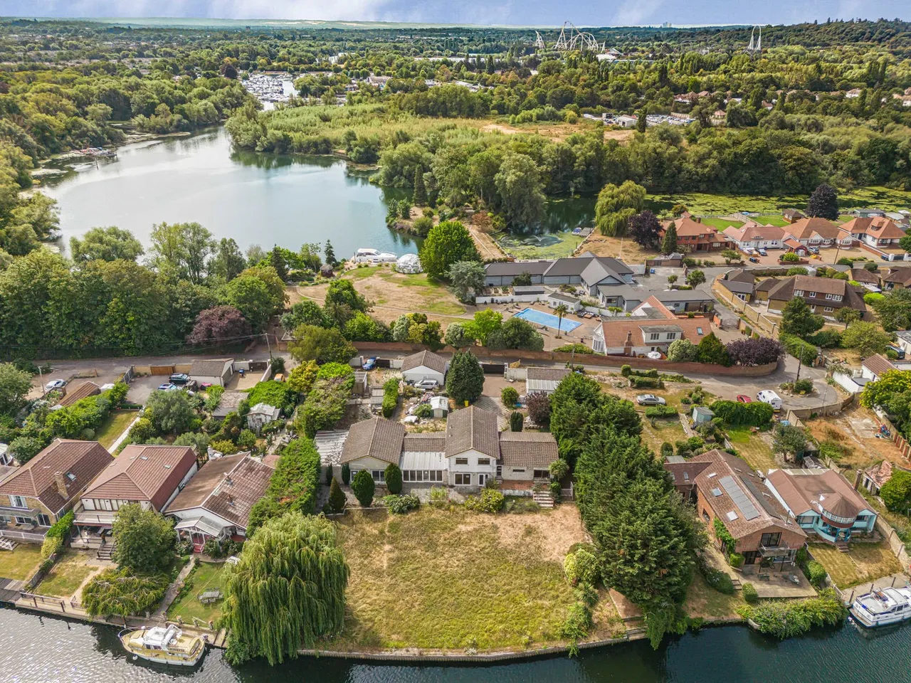 Riverside, Staines-upon-Thames, TW18, photo 5