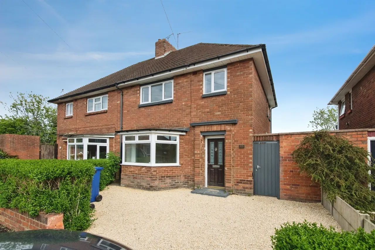 3 bed house for sale — Kent Place, Dudley