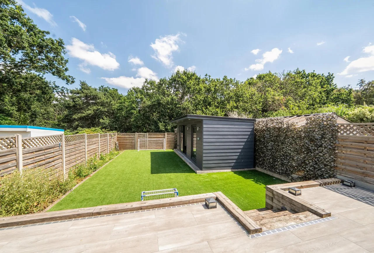 Kinloch Drive, London, NW9 7LH, photo 14
