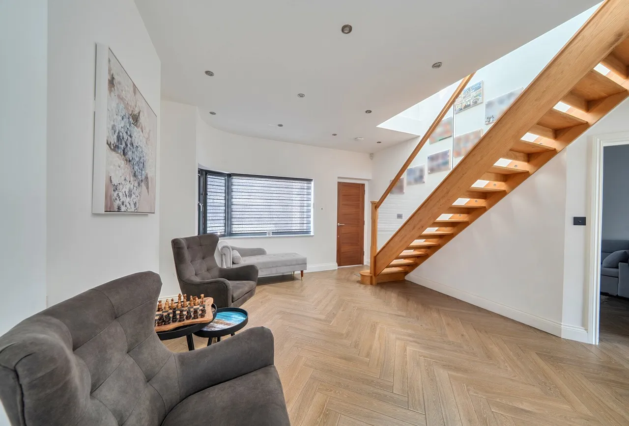 Kinloch Drive, London, NW9 7LH, photo 9
