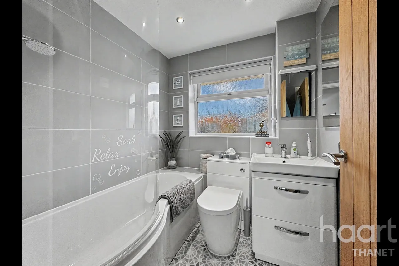 Percy Avenue, Broadstairs, CT10, photo 21