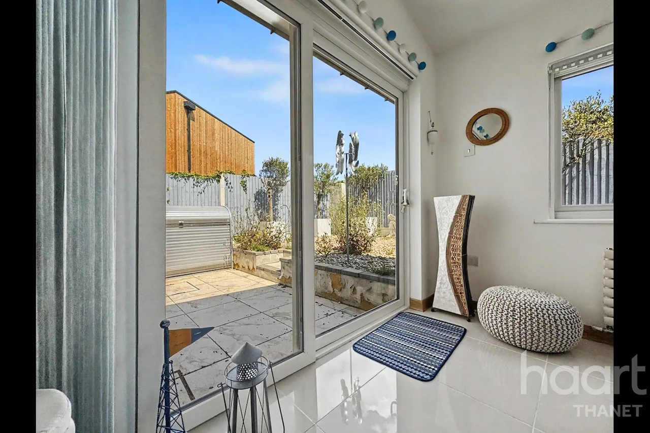 Percy Avenue, Broadstairs, CT10, photo 15