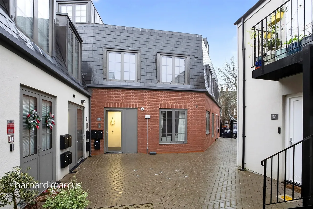 Dukes Mews, London, photo 8