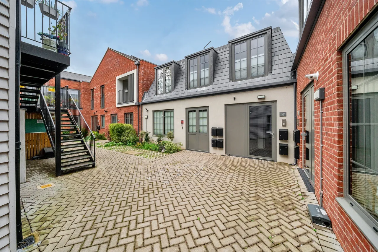 1 bed flat for sale — Dukes Mews, London