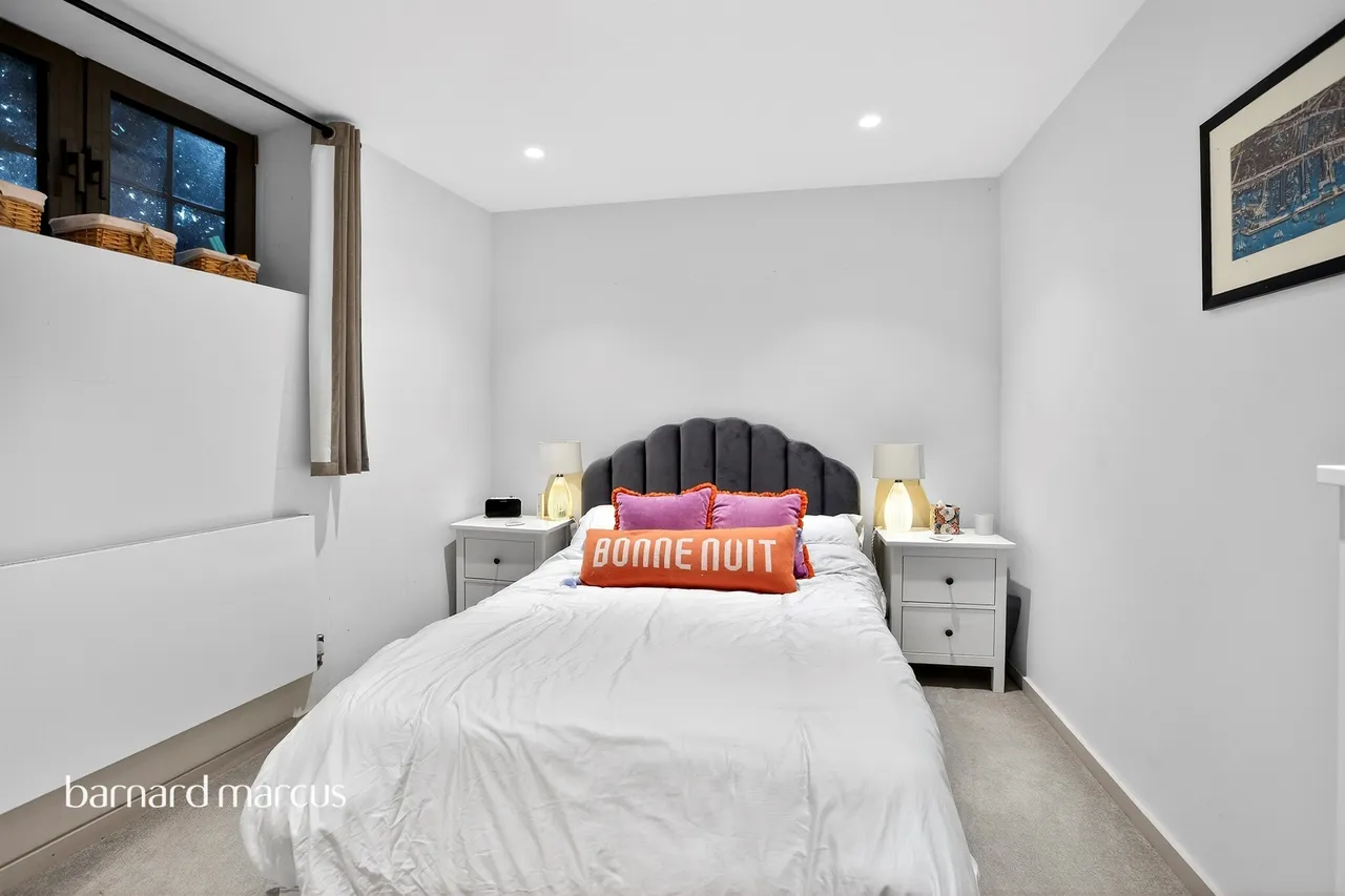 Dukes Mews, London, photo 7