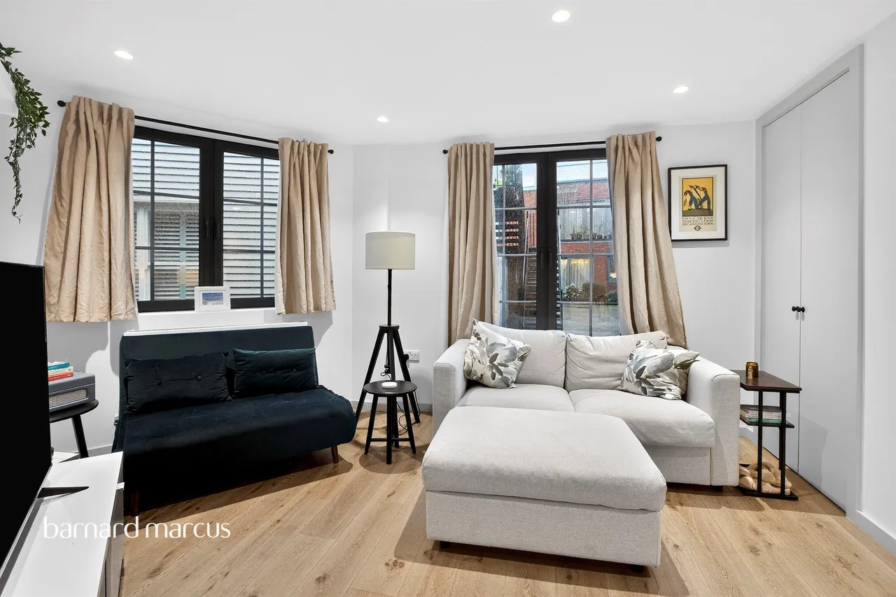 Dukes Mews, London, photo 10
