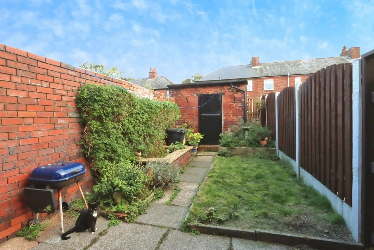 Manor Lane, Sheffield, South Yorkshire, S2, photo 4