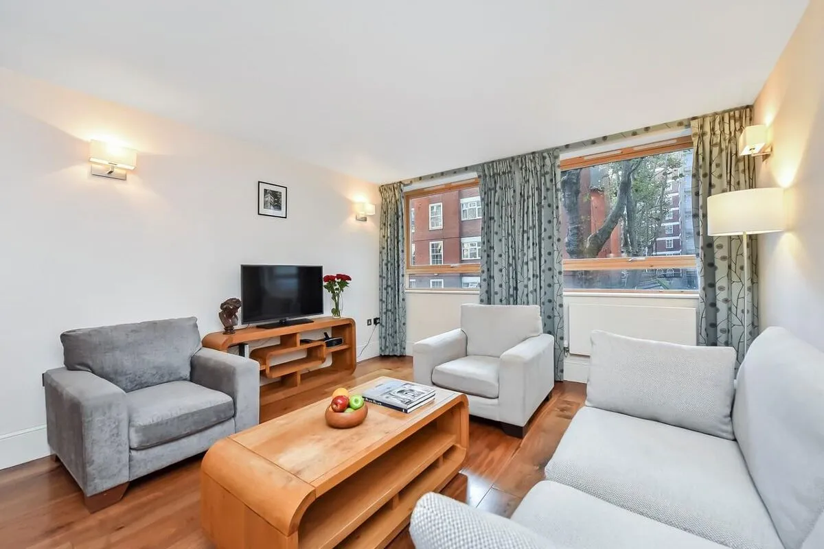2 bed flat to rent, Tavistock Place, London, WC1H