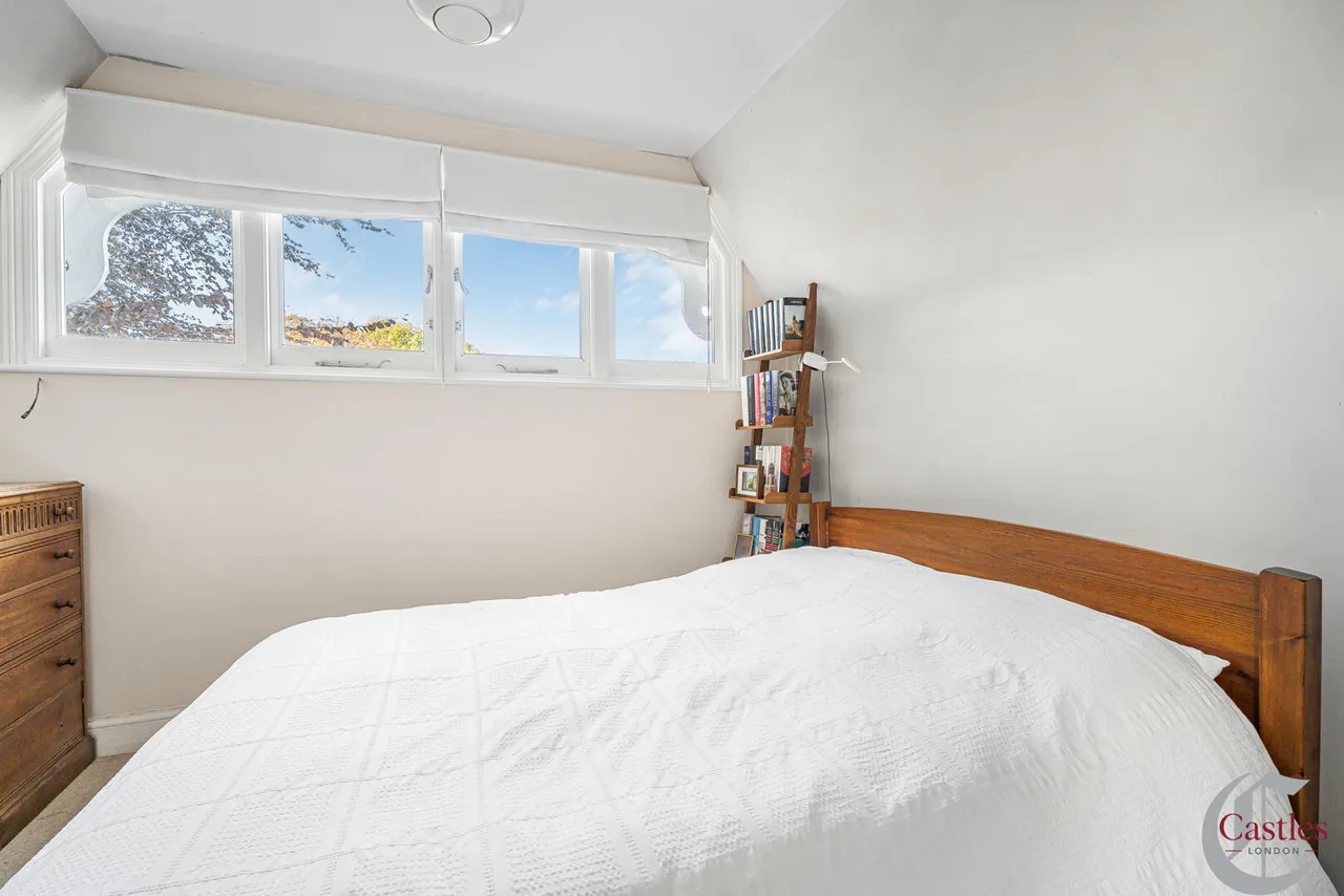 Haslemere Road, N8, photo 14