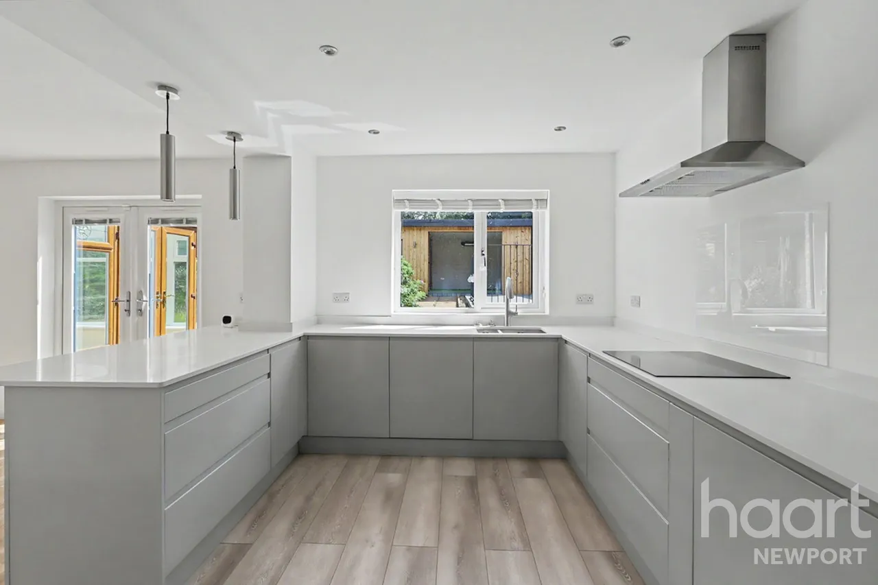 The Hollies, Crumlin, NP11, photo 6