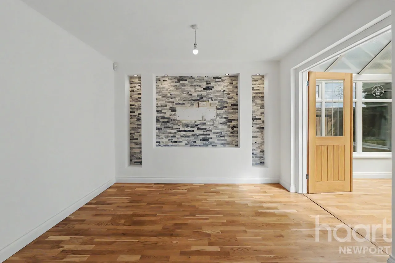 The Hollies, Crumlin, NP11, photo 10