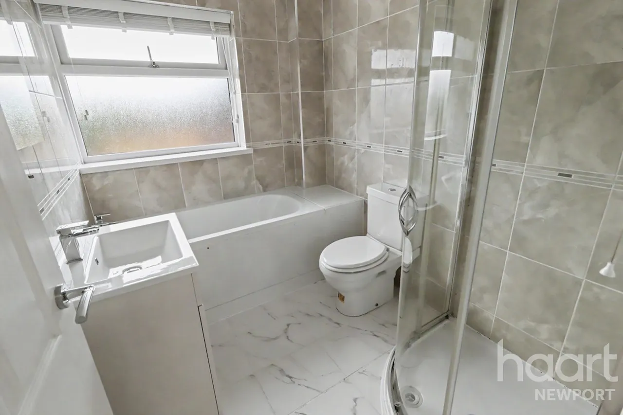 The Hollies, Crumlin, NP11, photo 24