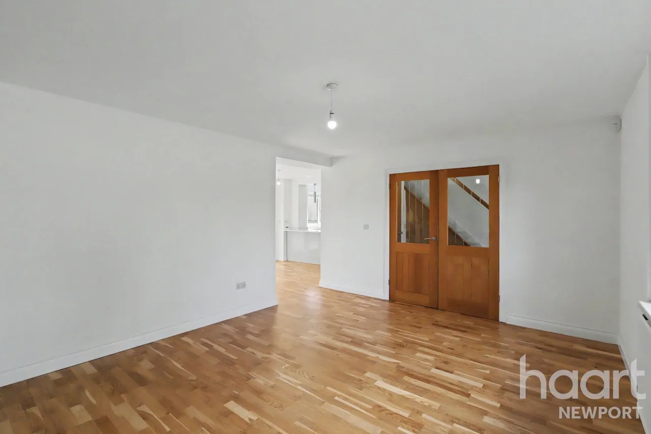 The Hollies, Crumlin, NP11, photo 4