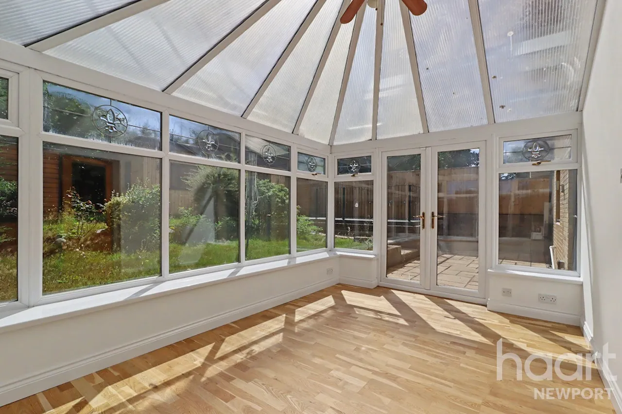 The Hollies, Crumlin, NP11, photo 12