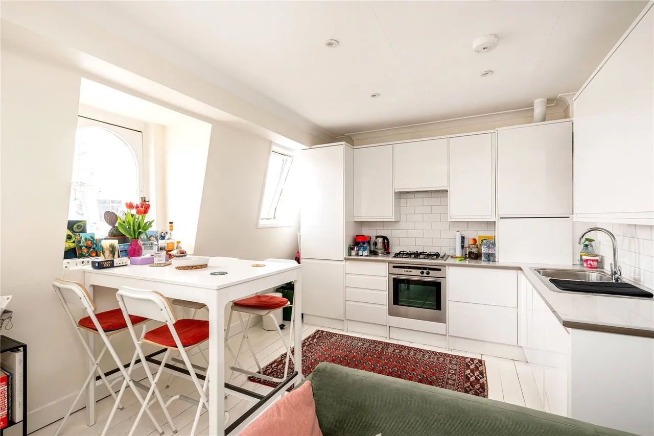 Ladbroke Crescent, London, W11, photo 4