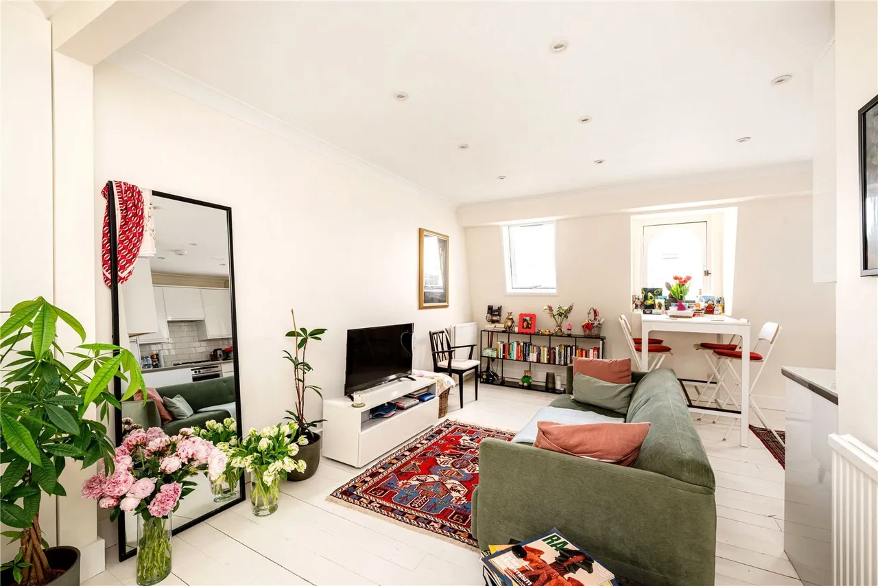 Ladbroke Crescent, London, W11, photo 6