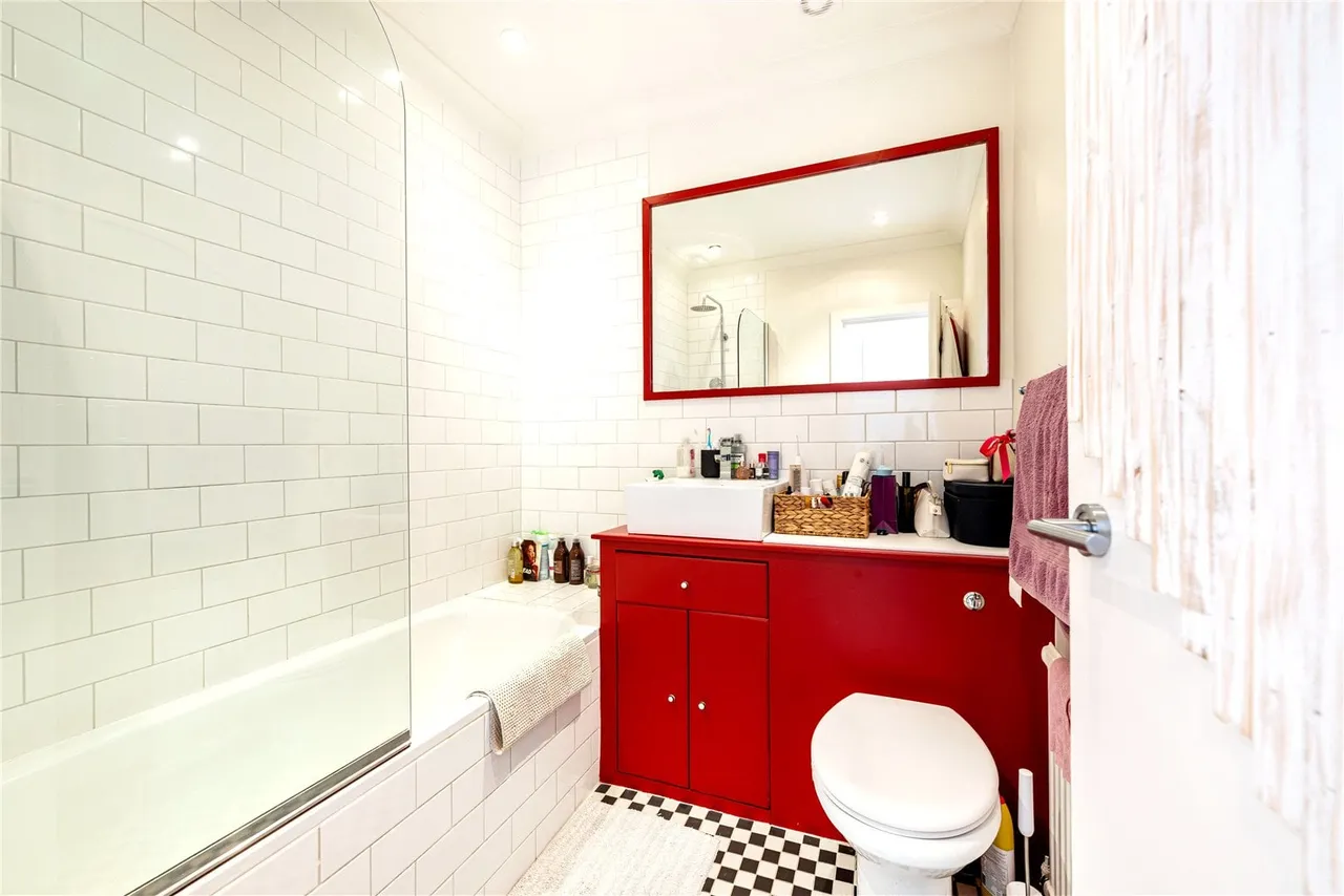 Ladbroke Crescent, London, W11, photo 2