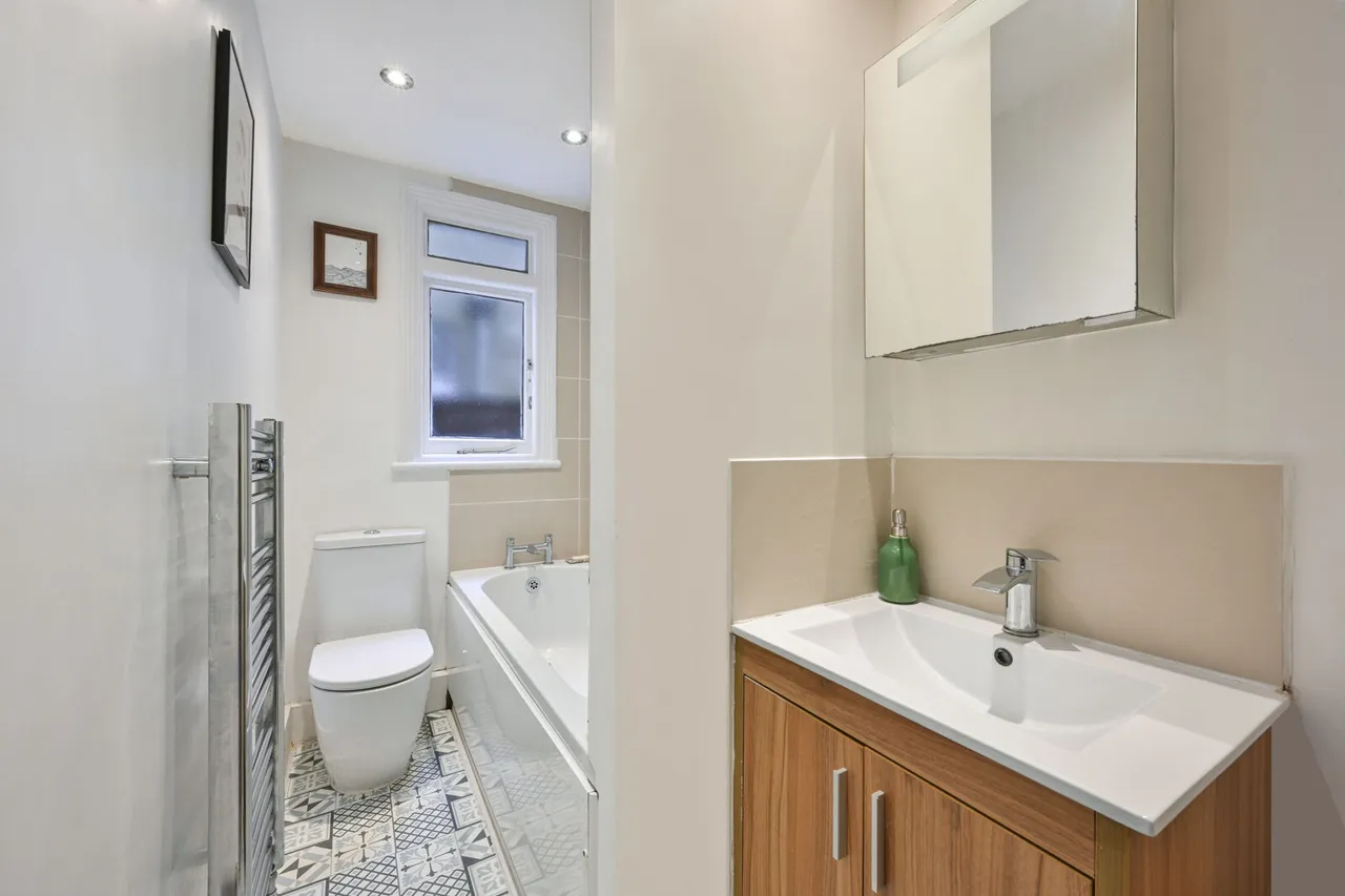 Oxford Avenue, London, SW20, photo 6