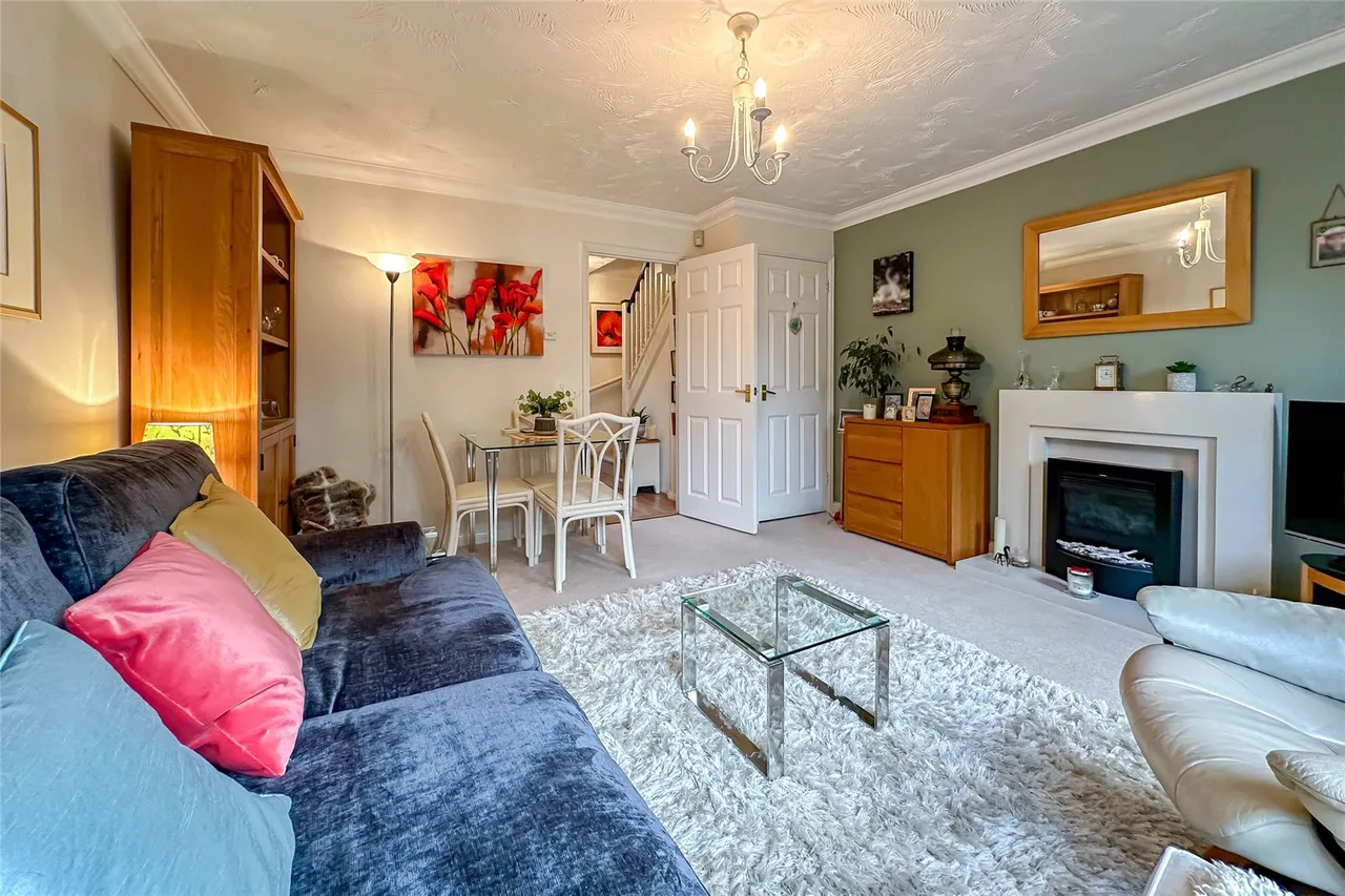 Riverbanks Close, Harpenden, Hertfordshire, AL5 5EJ, photo 2