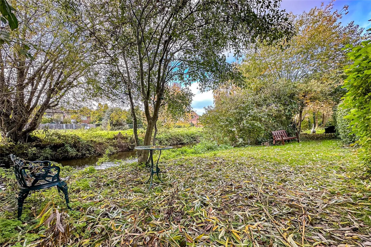 Riverbanks Close, Harpenden, Hertfordshire, AL5 5EJ, photo 9