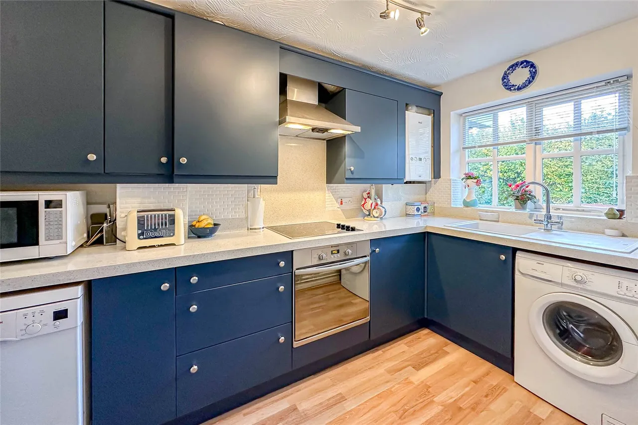 Riverbanks Close, Harpenden, Hertfordshire, AL5 5EJ, photo 6