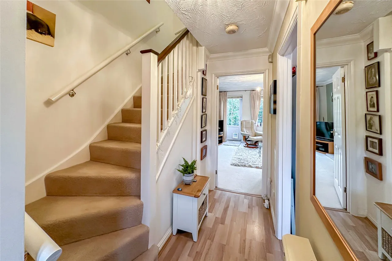 Riverbanks Close, Harpenden, Hertfordshire, AL5 5EJ, photo 4