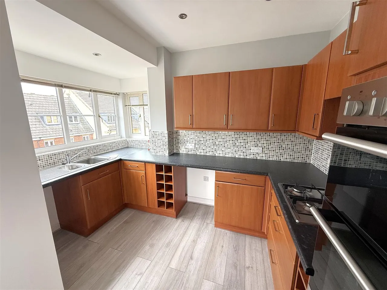 St. Crispin Crescent, Duston, photo 4