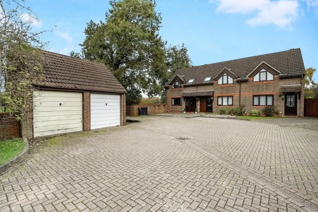 The Fieldings, Woking, GU21, photo 12