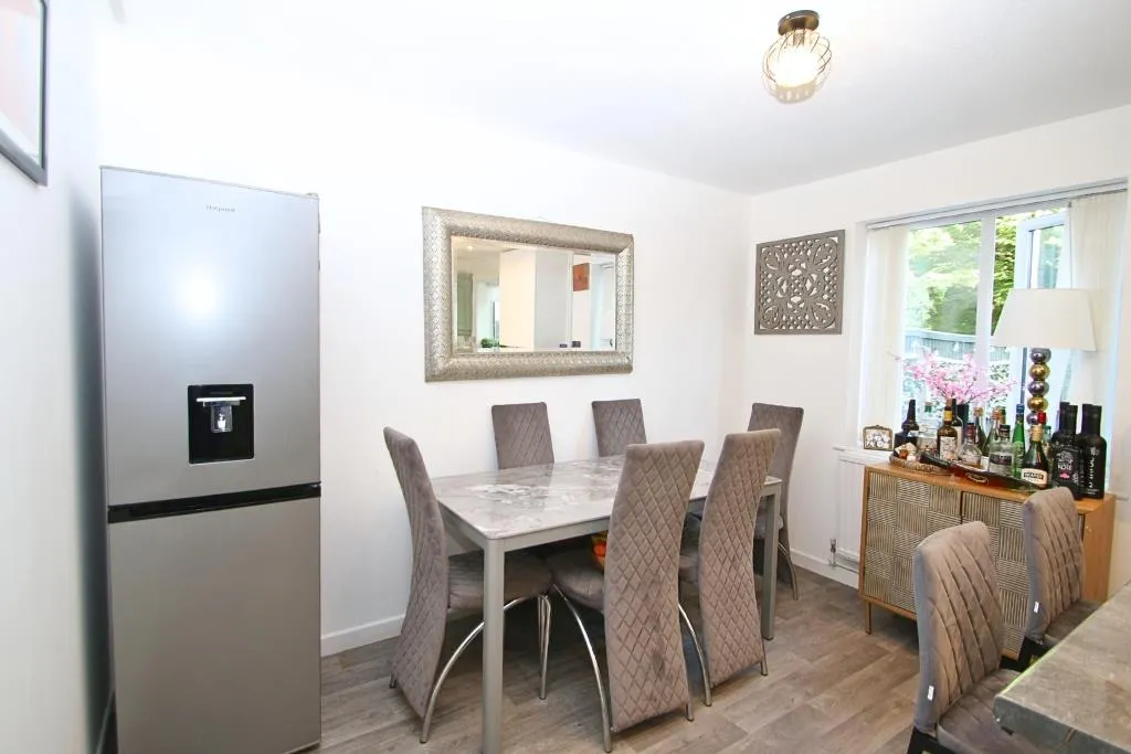 The Fieldings, Woking, GU21, photo 5