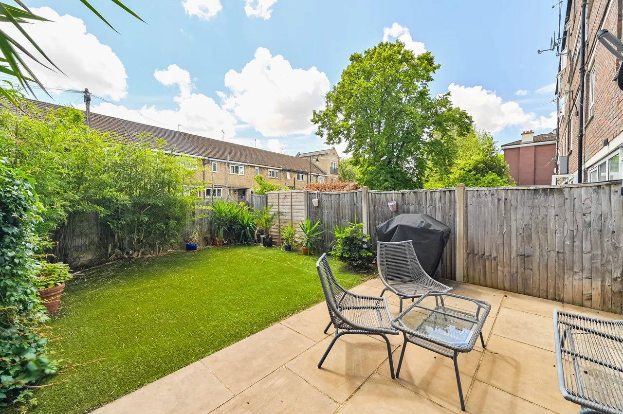 4 Gosford House, Tredegar Road, London, photo 3