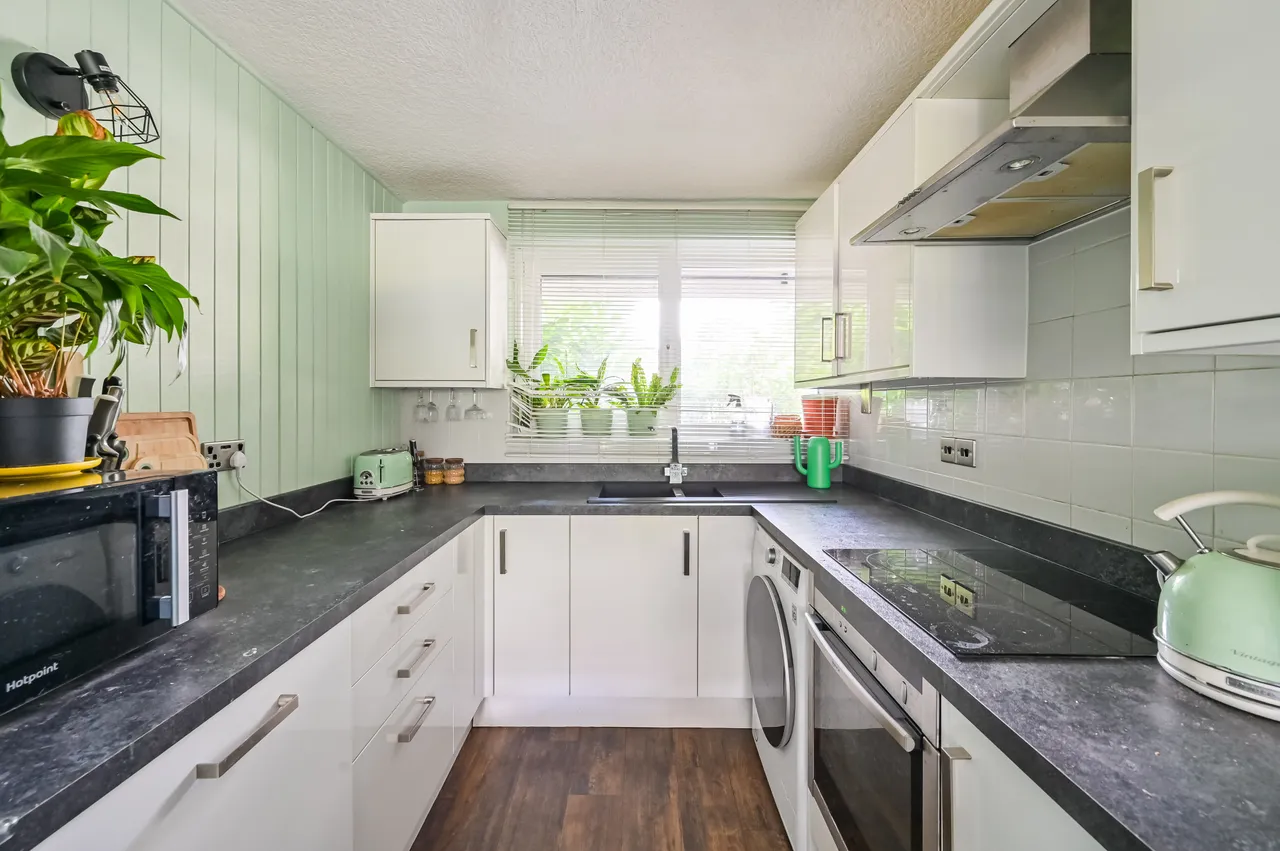 4 Gosford House, Tredegar Road, London, photo 6