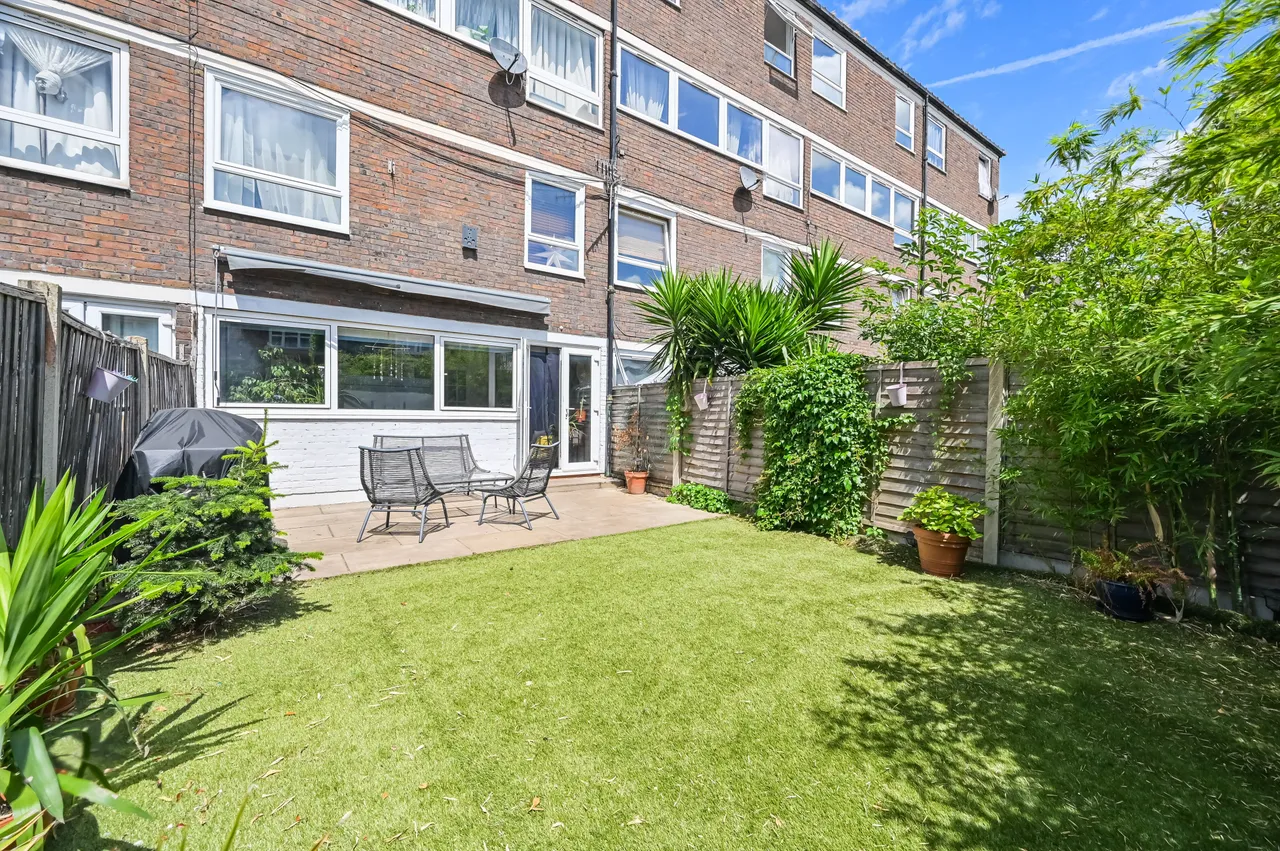 4 Gosford House, Tredegar Road, London, photo 4