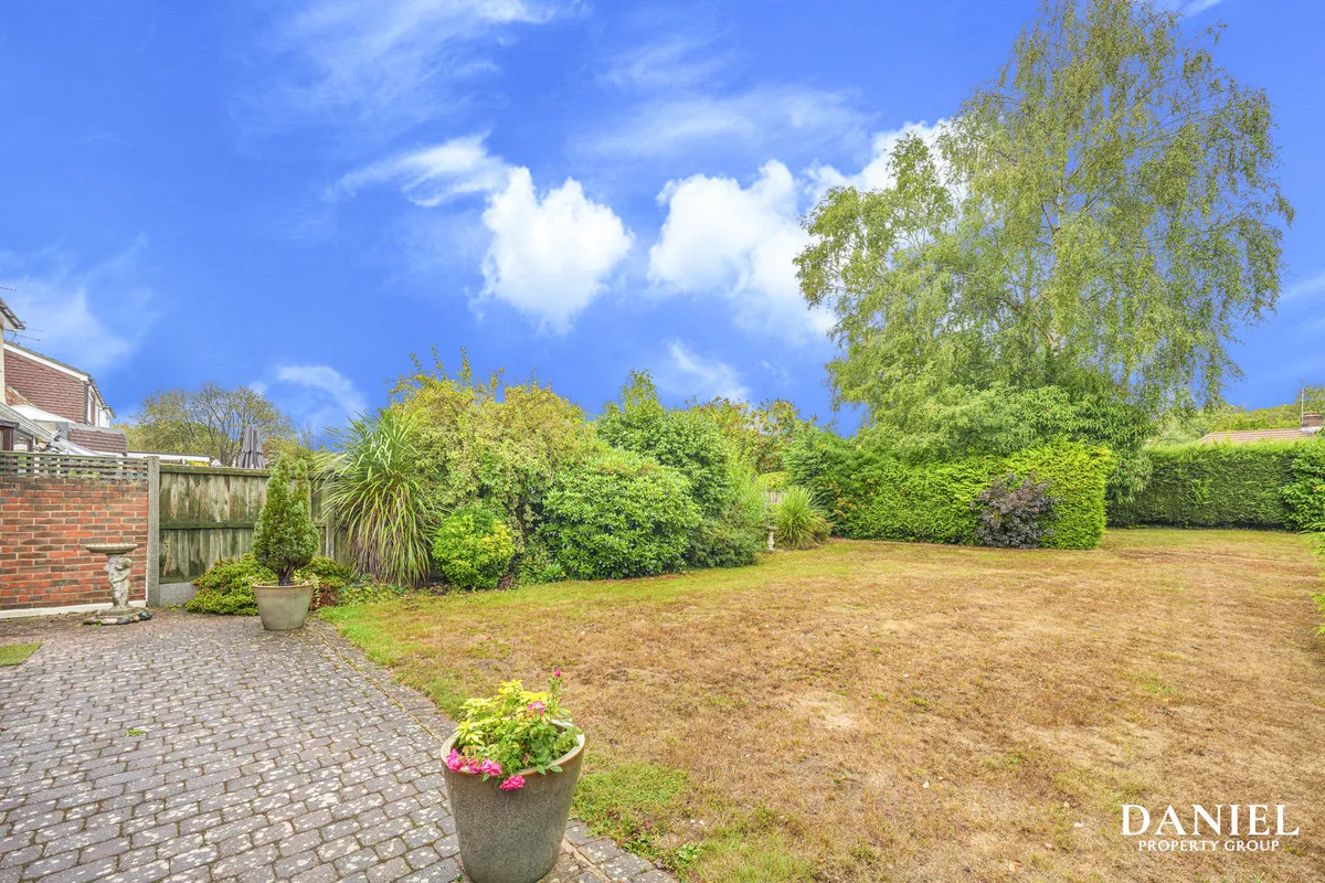 Pear Trees, Brentwood, CM13, photo 24