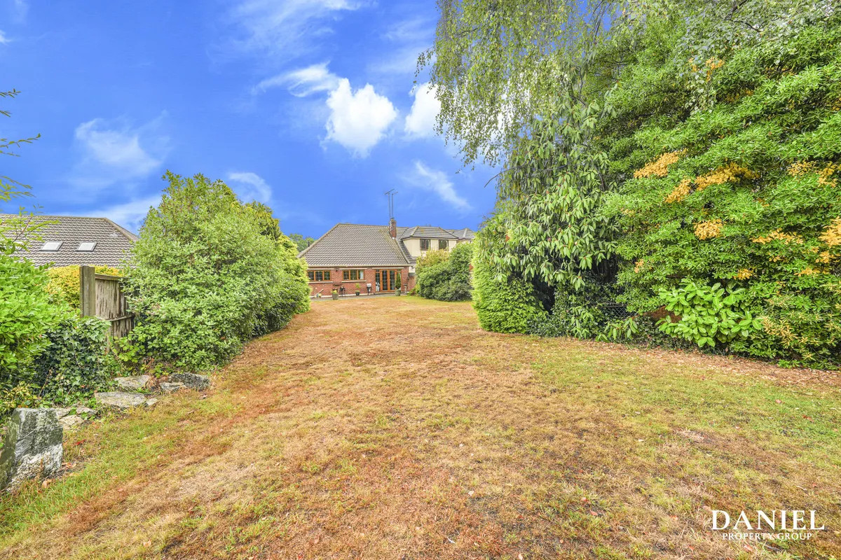 Pear Trees, Brentwood, CM13, photo 28