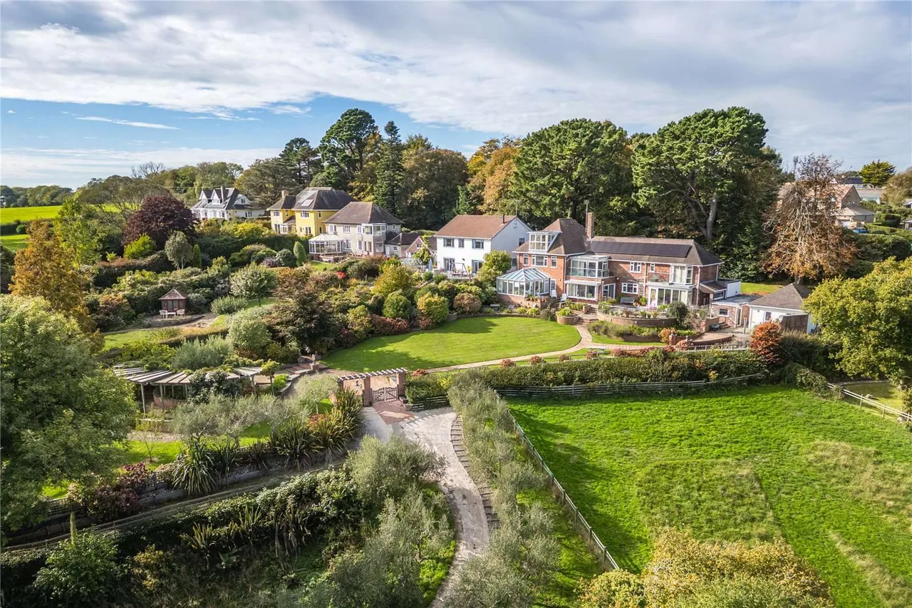 5 bed house for sale — Sidmouth Road, Lyme Regis, Dorset, DT7 3ES