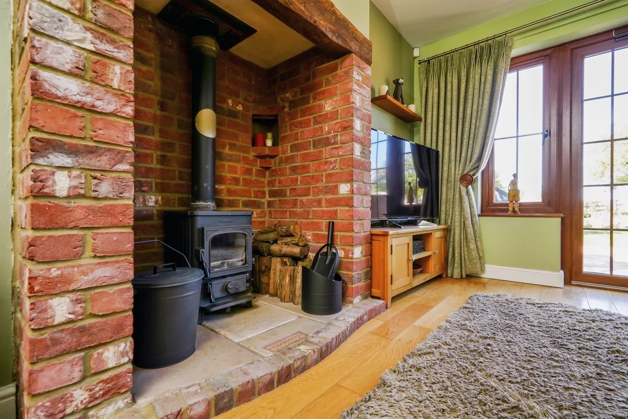Main Street, Charndon, OX27, photo 6