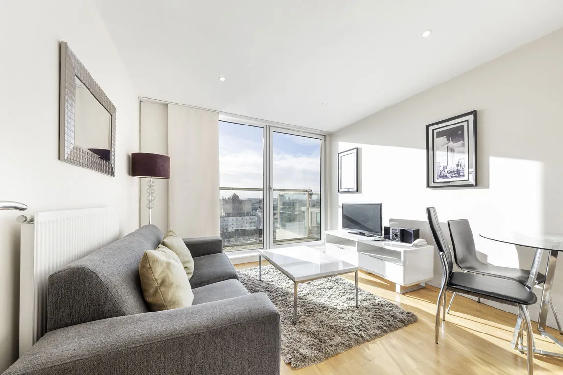 1 bed flat to rent, Lanterns Way, Canary Wharf