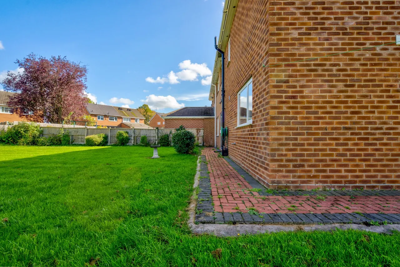 Mayfield Road, Blacon, CH1, photo 32
