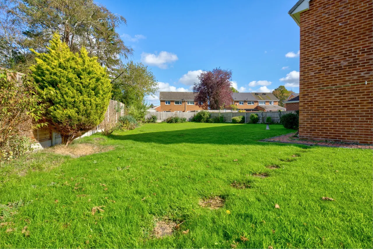 Mayfield Road, Blacon, CH1, photo 6