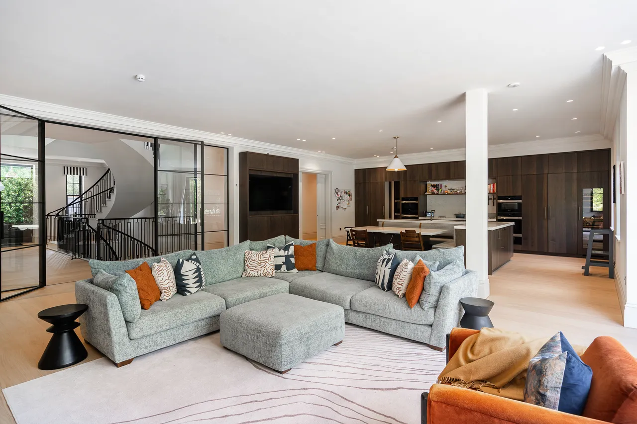 Woodland Way, Tadworth, Surrey, photo 4