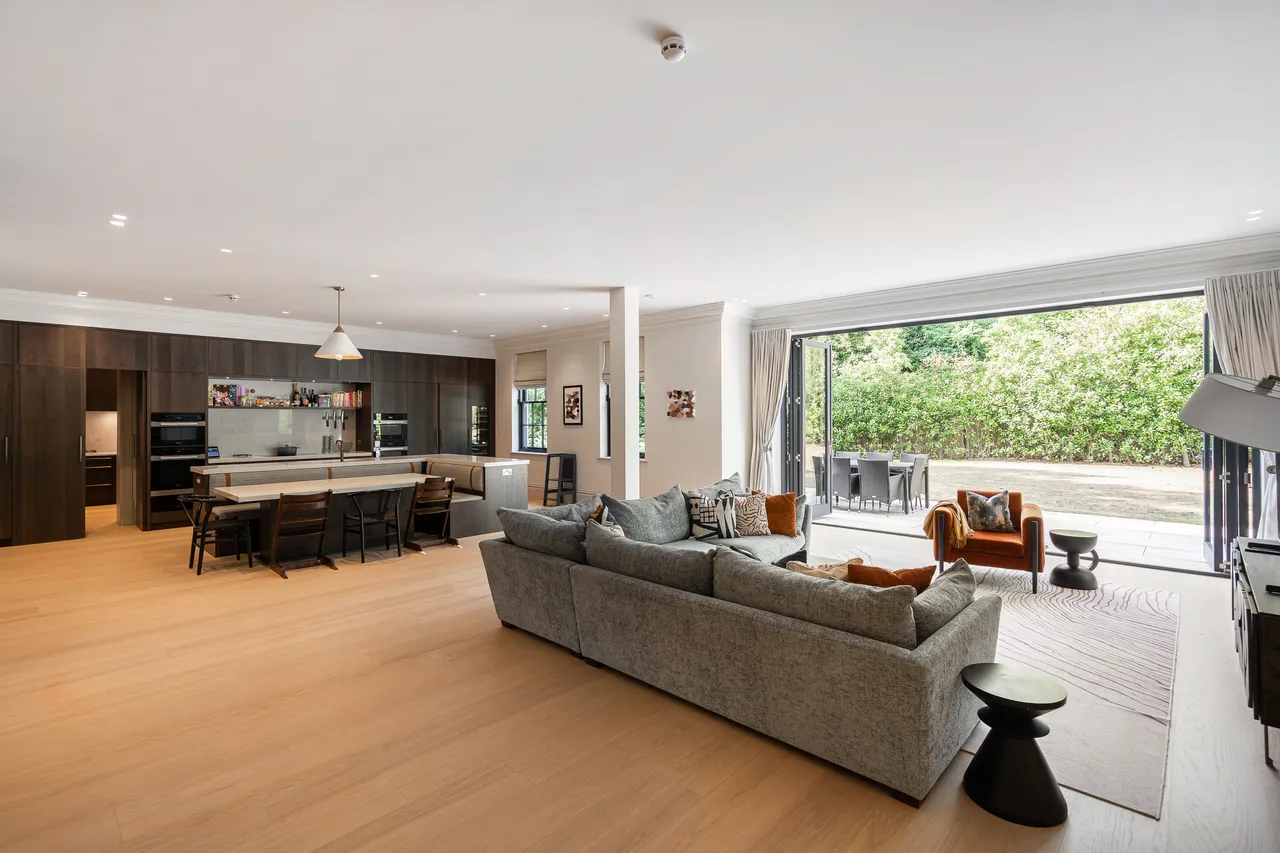 Woodland Way, Tadworth, Surrey, photo 5