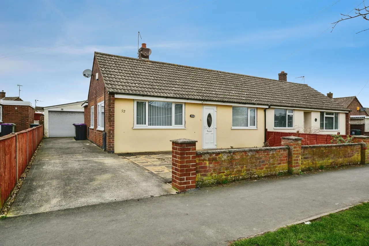 2 bed house for sale — Richmond Drive, Skegness